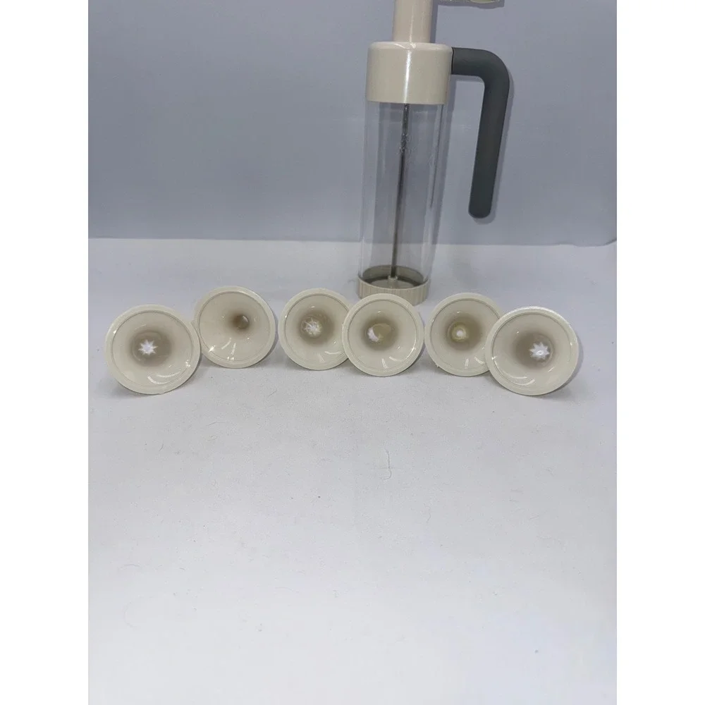 Pampered Chef Easy Accent Decorator Unisex White  Icing Press 1778